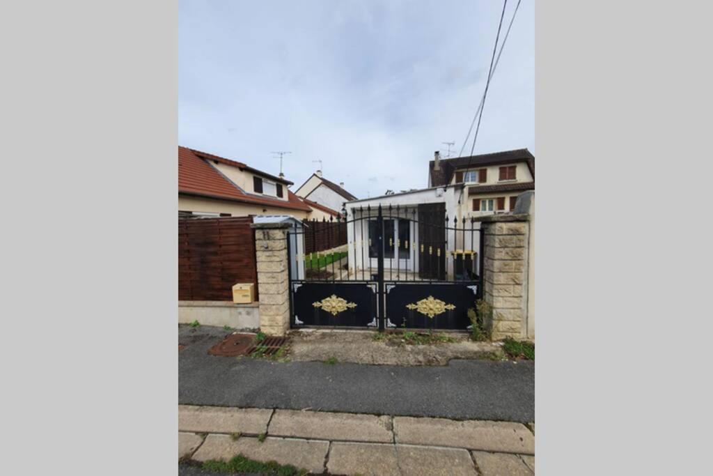 Maison Roisseenne Entre Paris Et Disneyland Roissy-en-Brie Kültér fotó
